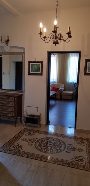 central-bulevard-apartament-2-camere-renovat-mobilat-utilat-la-400-euro-20